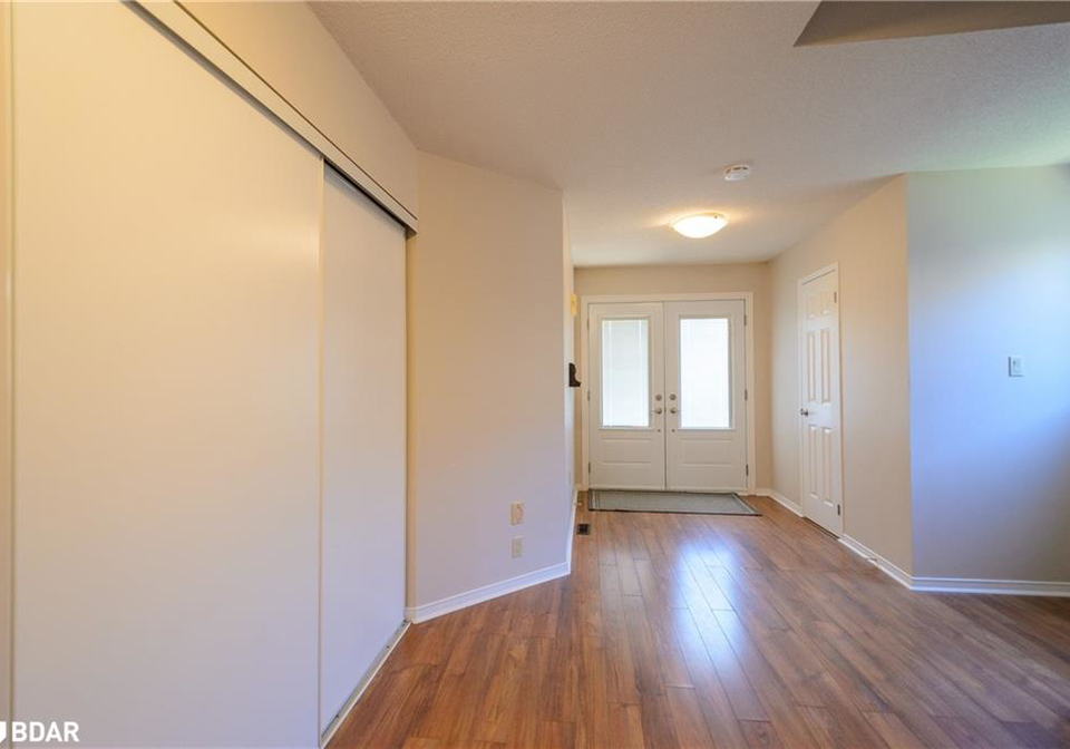 132-hanmer-street-e-barrie-ontario-40733340