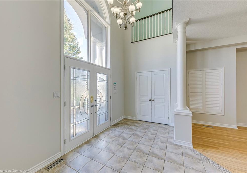 8-hackamore-court-ancaster-ontario-40733444