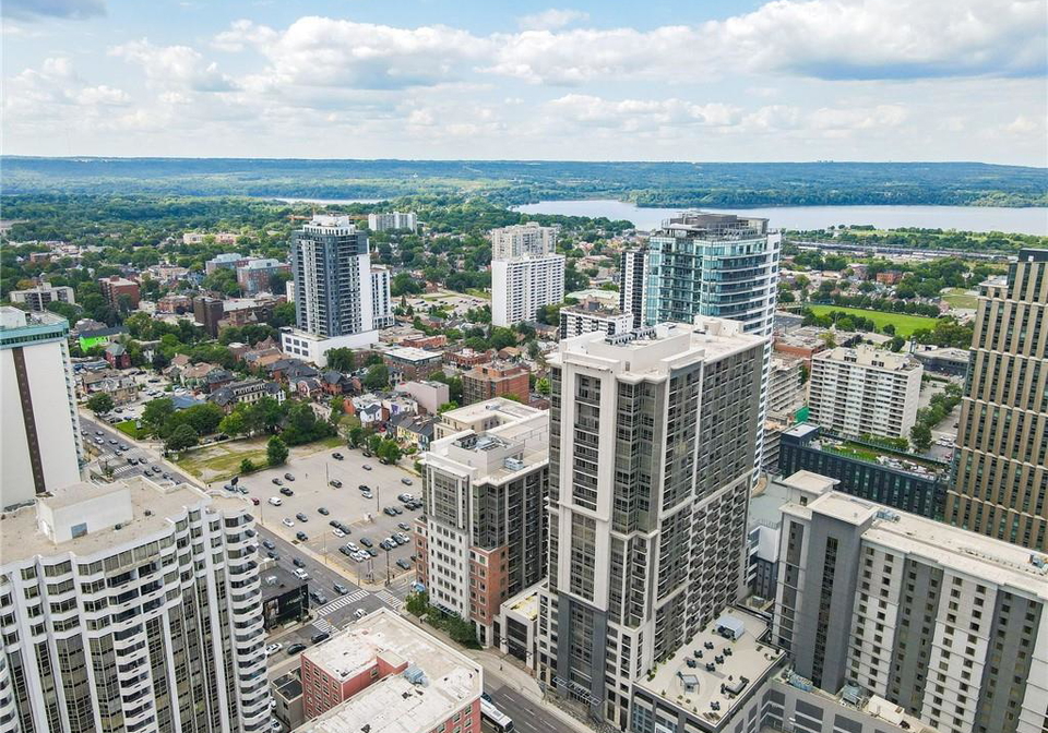 150-main-st-street-w-hamilton-ontario-40733597