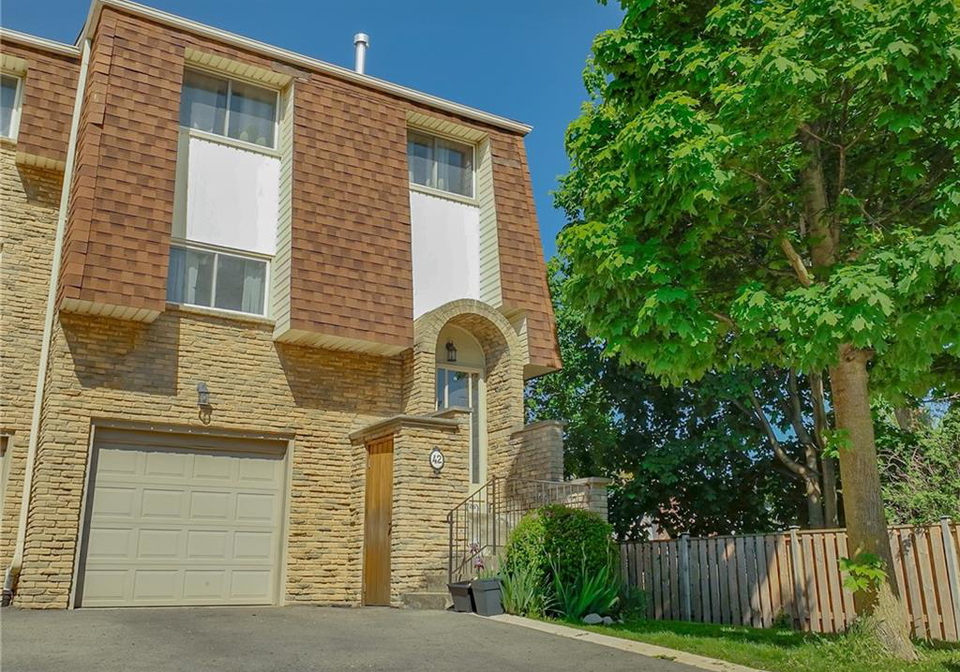 42-melanie-crescent-waterdown-ontario-40733603