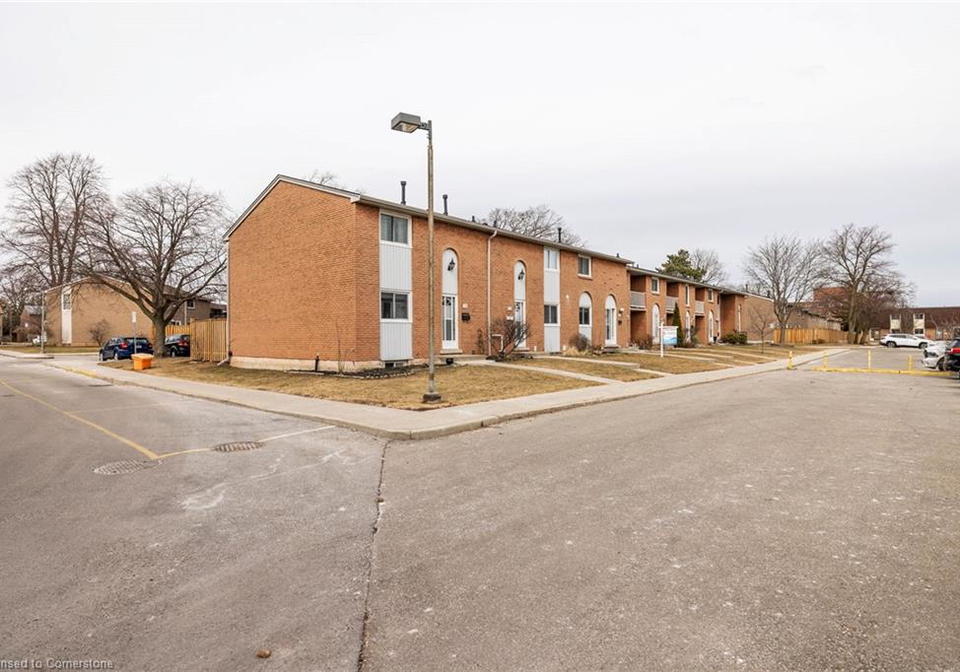 151-gateshead-crescent-stoney-creek-ontario-40733772