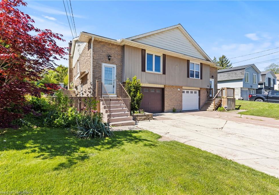 52-burke-street-caledonia-ontario-40733819