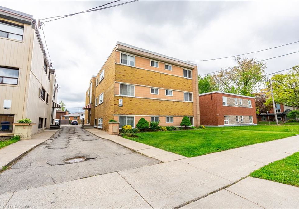 1284-fennell-avenue-e-hamilton-ontario-40733883