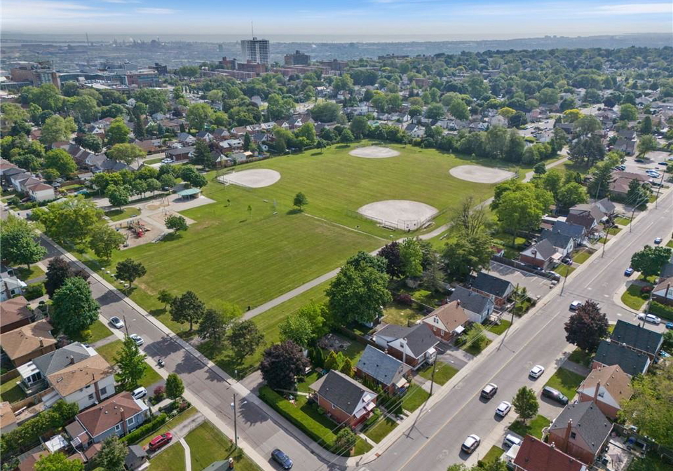 623-queensdale-avenue-e-hamilton-ontario-40733903