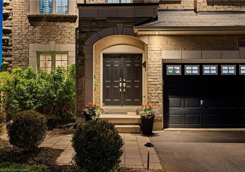 23-matthew-street-hamilton-ontario-40733907