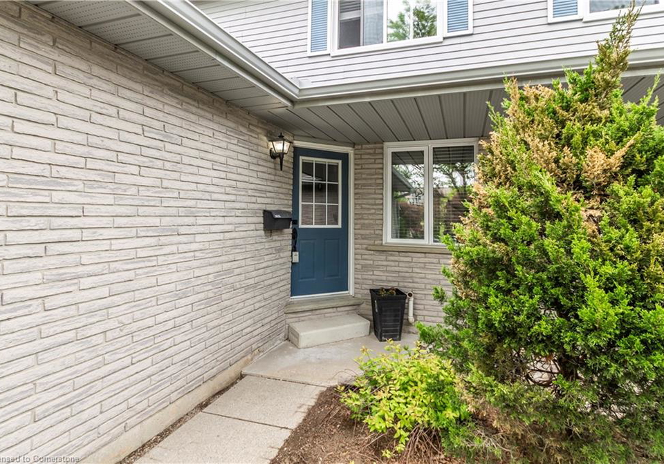 425-kingscourt-drive-waterloo-ontario-40733917