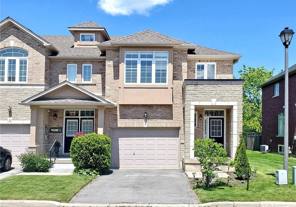 4-panabaker-drive-hamilton-ontario-40734037