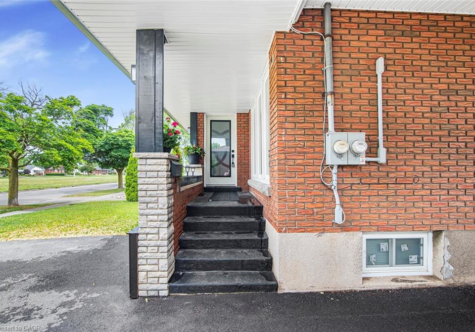 70-golden-boulevard-e-welland-ontario-40734038