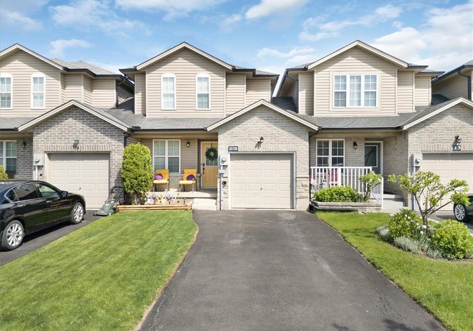 11-thames-way-mount-hope-ontario-40734054
