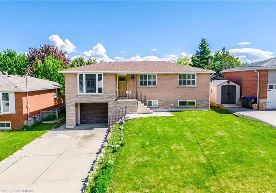 122-luxury-avenue-bradford-ontario-40734059