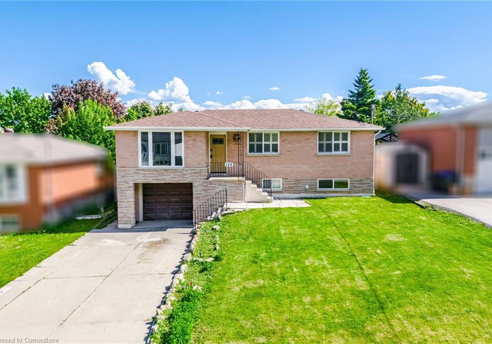 122-luxury-avenue-bradford-ontario-40734059