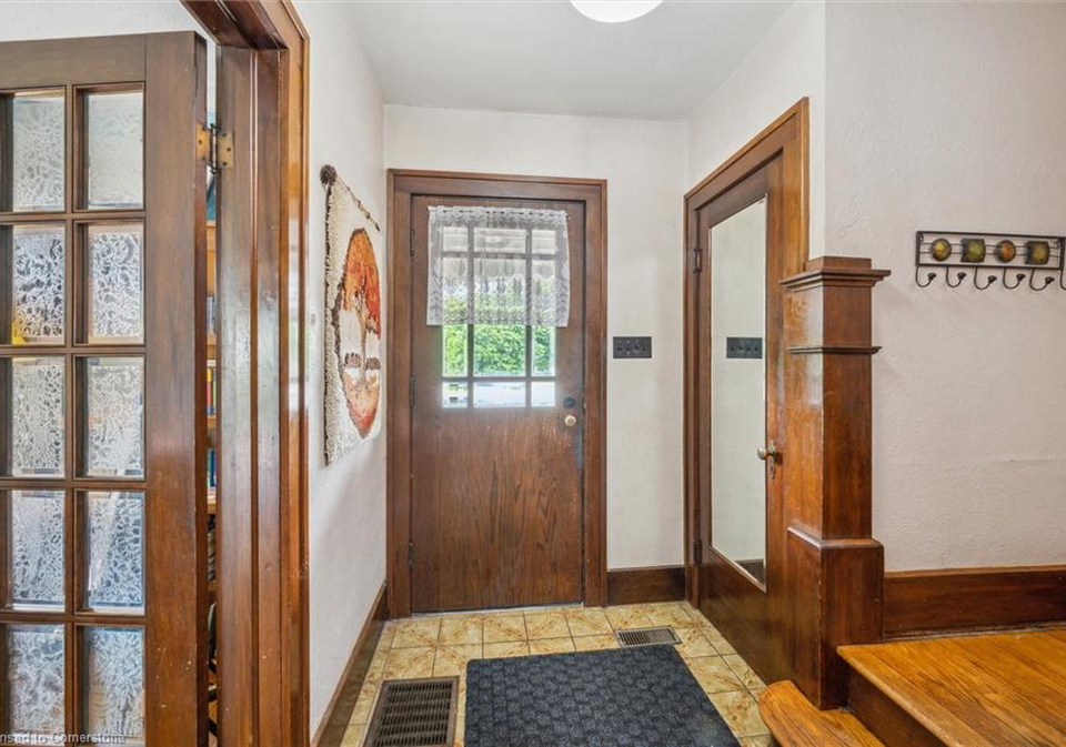208-stirling-avenue-s-kitchener-ontario-40734111