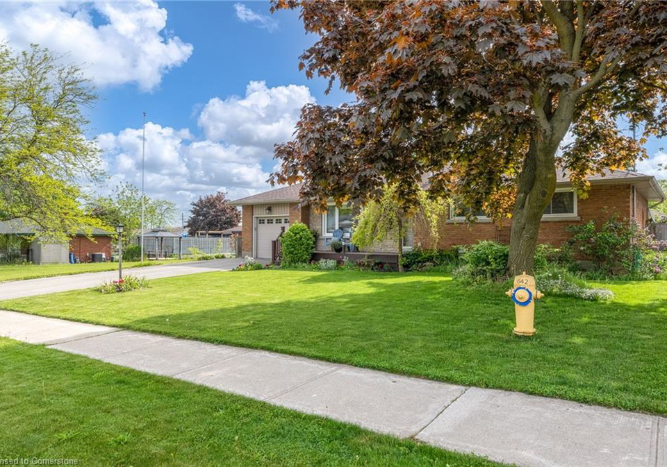 4111-barry-drive-beamsville-ontario-40734126