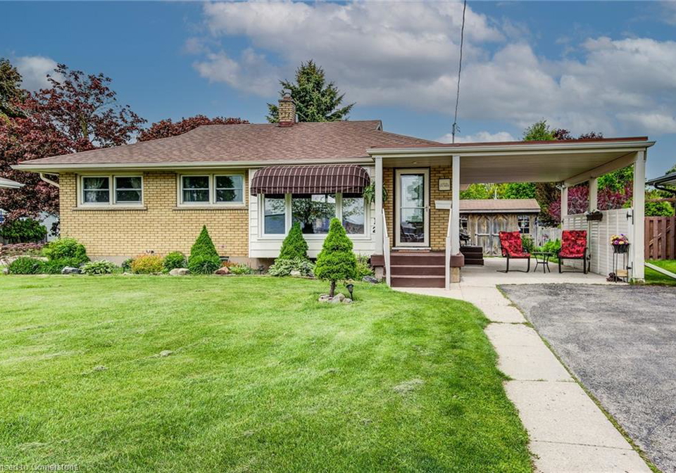12-first-street-e-elmira-ontario-40734507