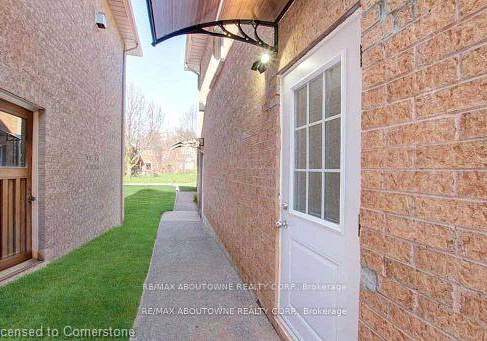 80-laurendale-avenue-waterdown-ontario-40734557