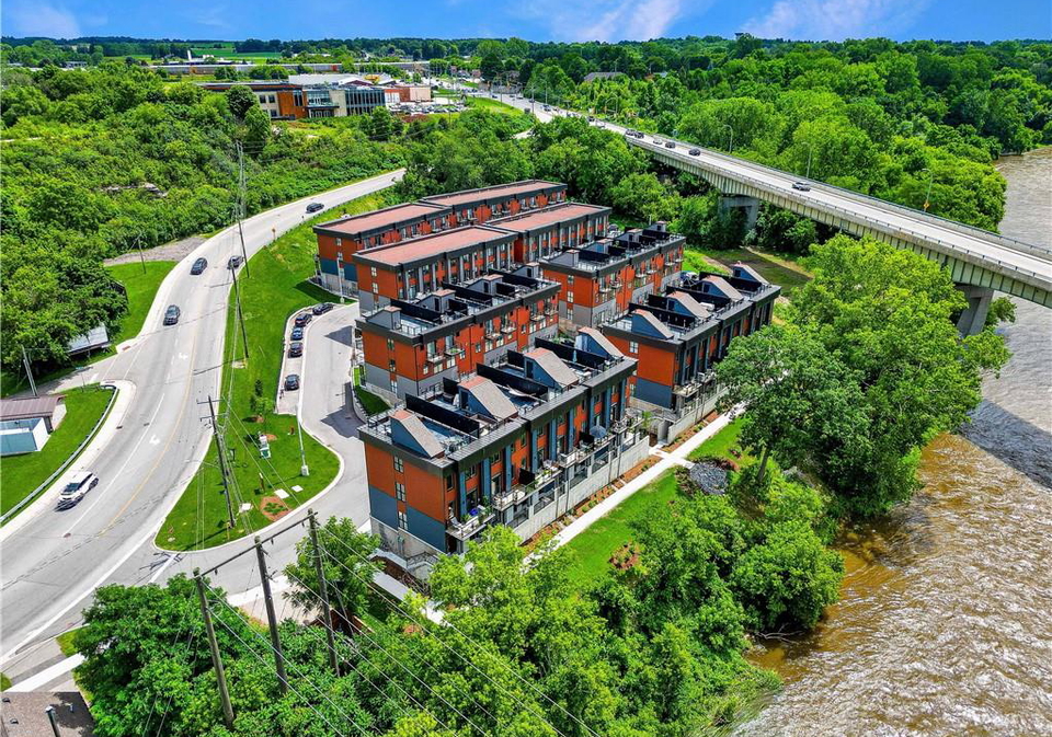 2-willow-street-paris-ontario-40734747
