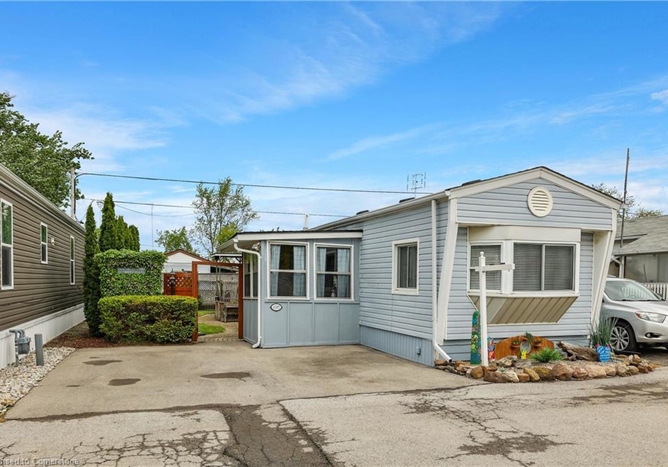 4597-deborah-lane-beamsville-ontario-40734857