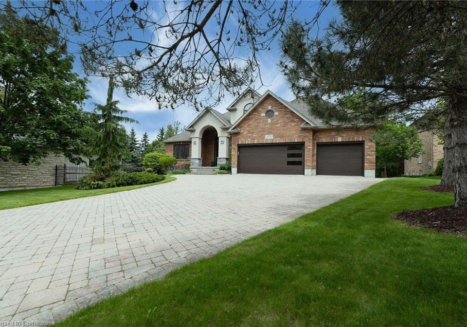 108-dirksen-court-kitchener-ontario-40735069