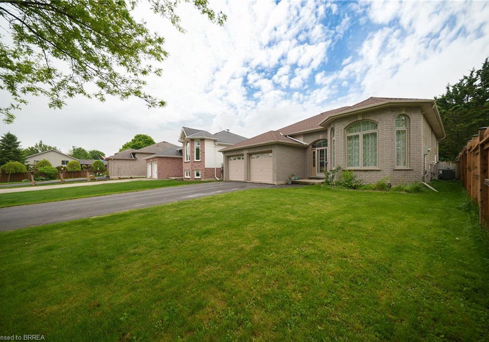 219-balmoral-drive-brantford-ontario-40735181