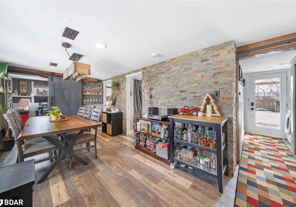 22-centre-street-angus-ontario-40735249