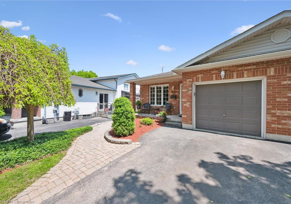 250a-inverhuron-crescent-waterloo-ontario-40735263