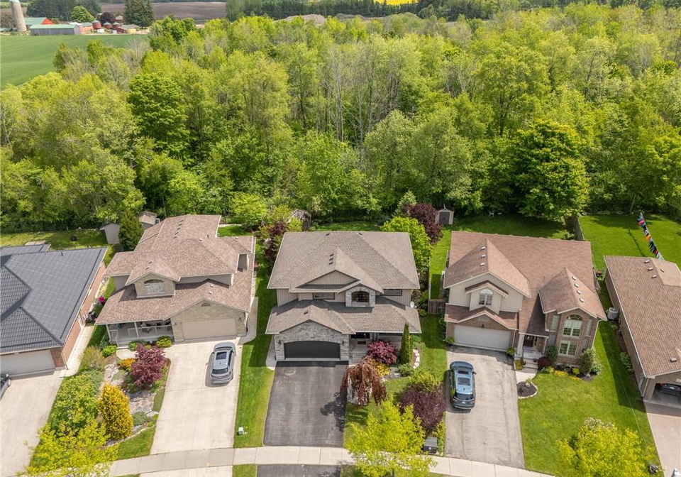 131-keating-drive-elora-ontario-40735325