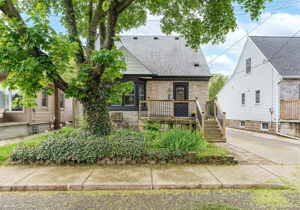 384-thayer-avenue-hamilton-ontario-40735582
