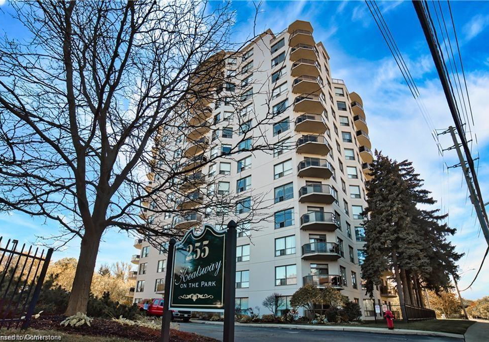 255-keats-way-waterloo-ontario-40735854