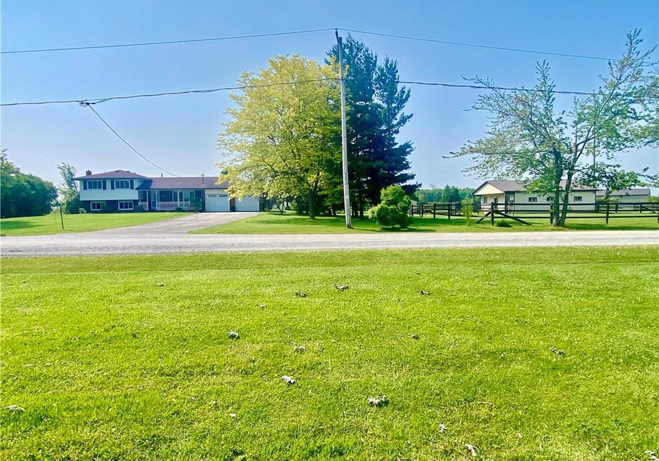 32-irish-line-cayuga-ontario-40735855