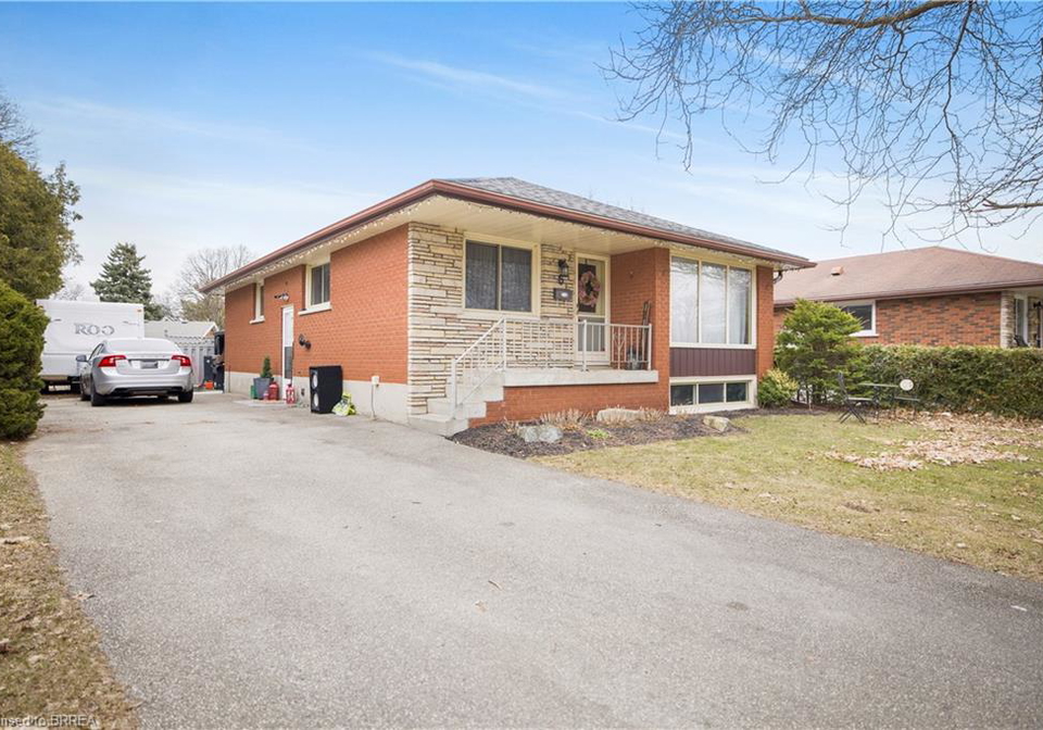 6-robroy-court-brantford-ontario-40736124