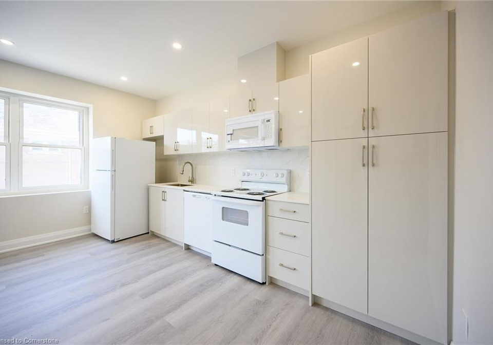 683-main-street-e-hamilton-ontario-40736218
