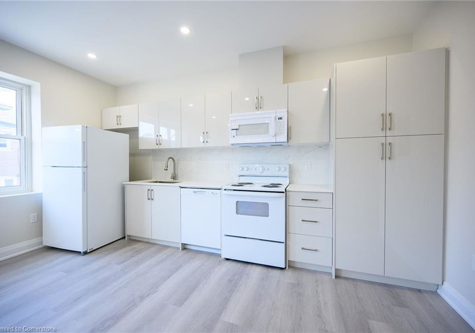 683-main-street-e-hamilton-ontario-40736218