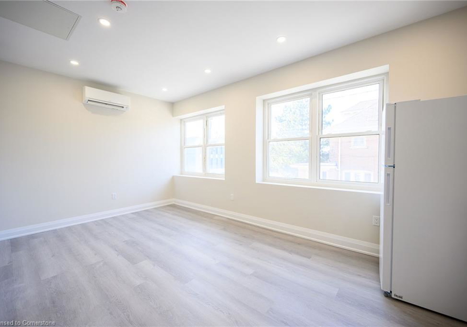 683-main-street-e-hamilton-ontario-40736218