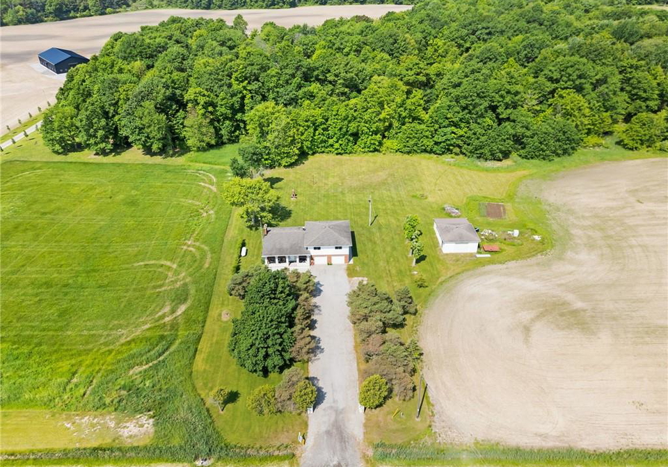 1340-regional-road-24-fenwick-ontario-40736250