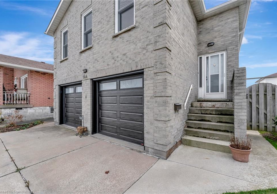 144-ravenbury-drive-hamilton-ontario-40736284