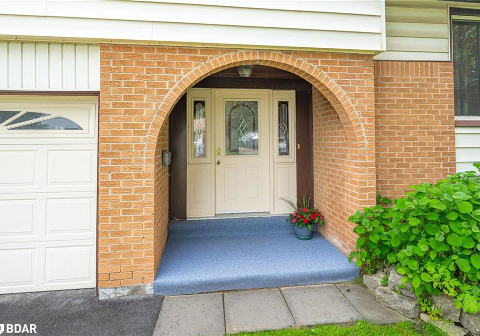 106-cobblehill-road-acton-ontario-40736373