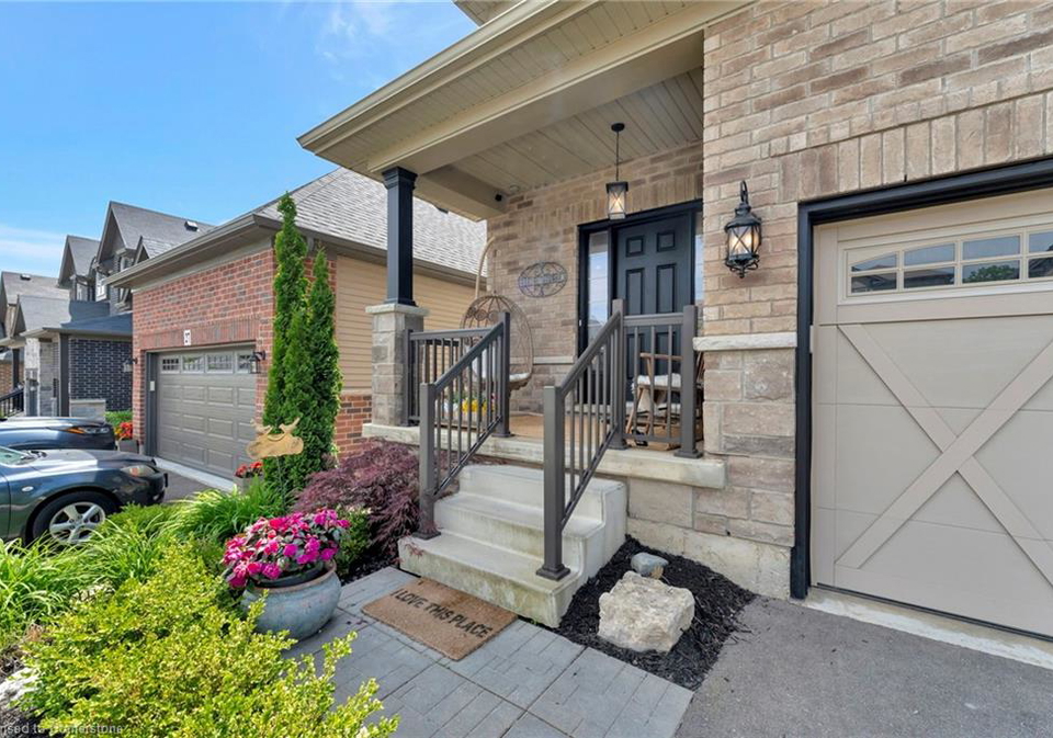 25-vic-chambers-place-paris-ontario-40736538