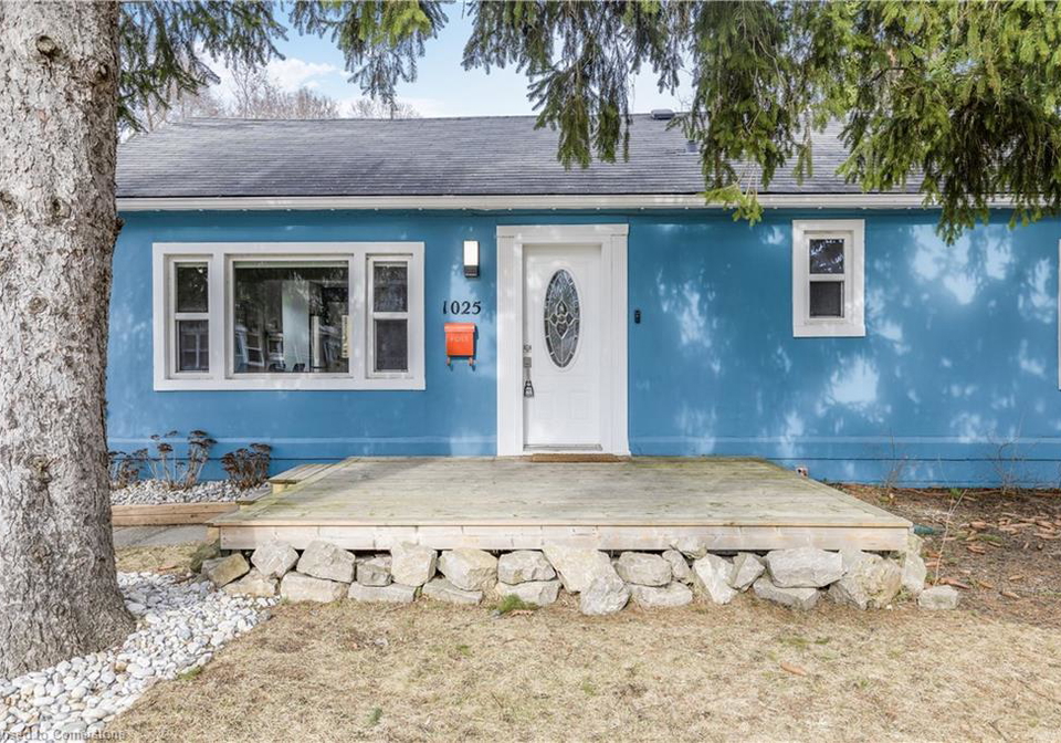 1025-plains-view-avenue-burlington-ontario-40736844
