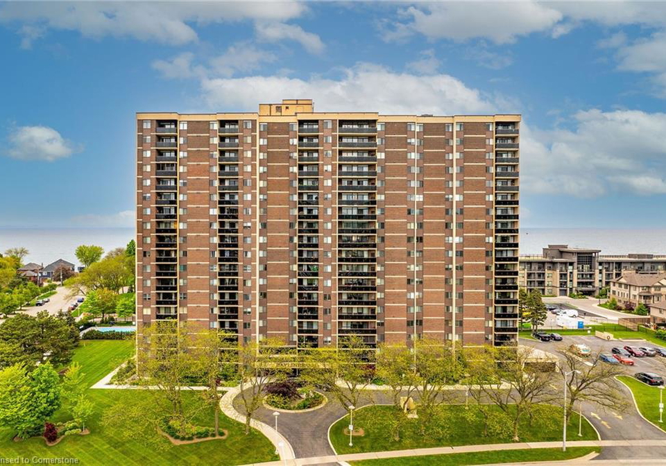 301-frances-avenue-stoney-creek-ontario-40736921
