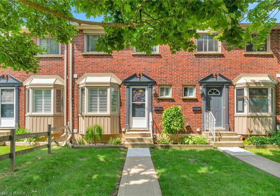 153-brantwood-park-road-brantford-ontario-40737001