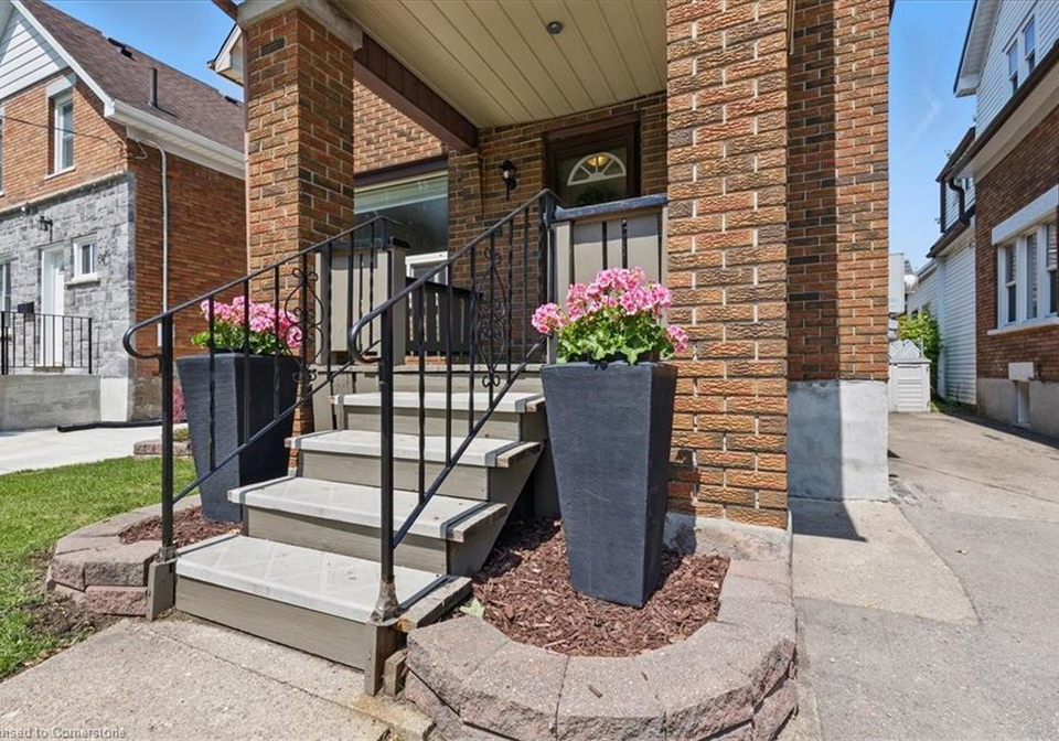 6-herlan-avenue-kitchener-ontario-40737051