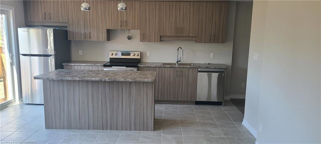 17-renfrew-trail-welland-ontario-40737143