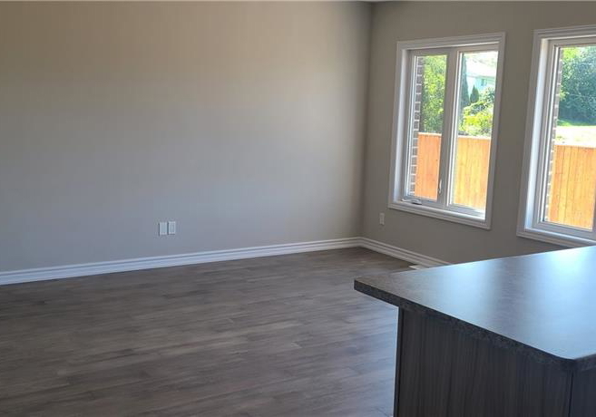17-renfrew-trail-welland-ontario-40737143