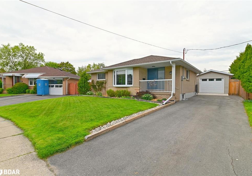 44-moultrey-crescent-georgetown-ontario-40737147
