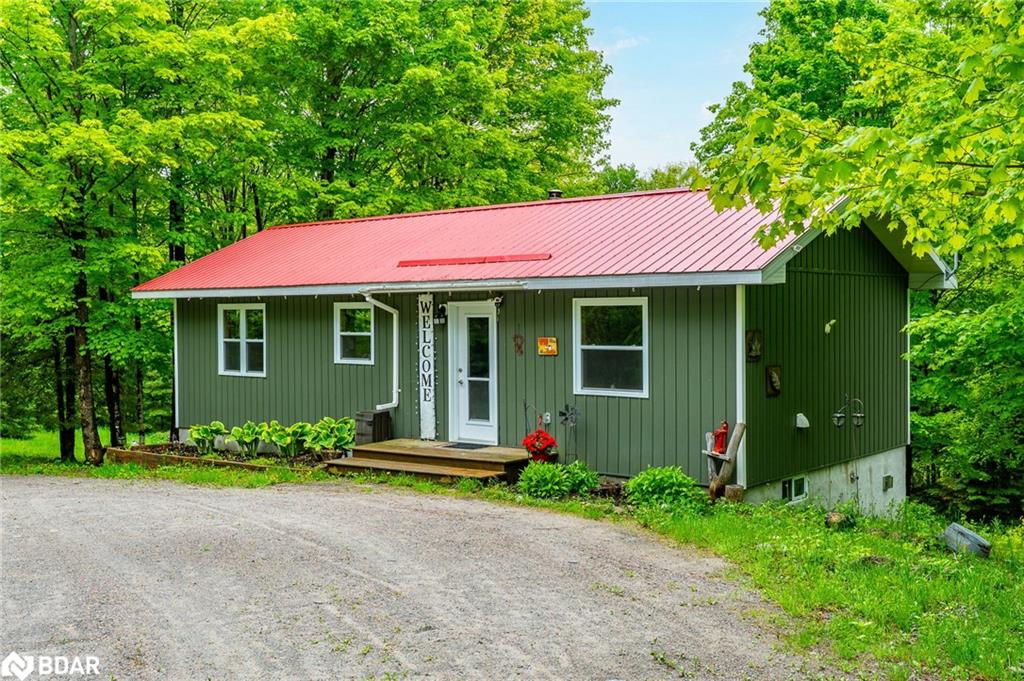 1664-minnicock-lake-road-haliburton-ontario-40737163