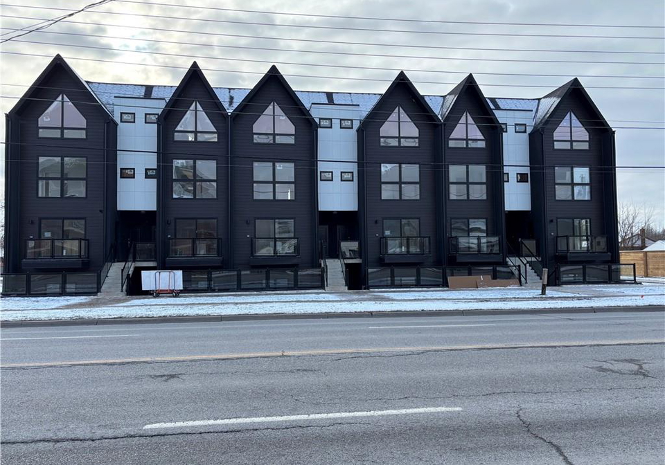 7277-wilson-crescent-niagara-falls-ontario-40737177