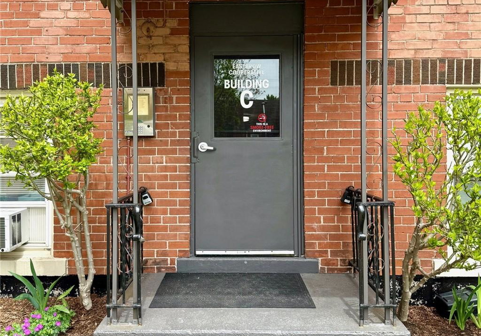 5-east-36th-street-hamilton-ontario-40737216
