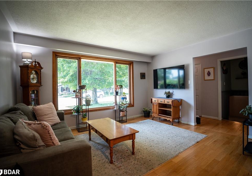 11-ritchie-crescent-elmvale-ontario-40737521
