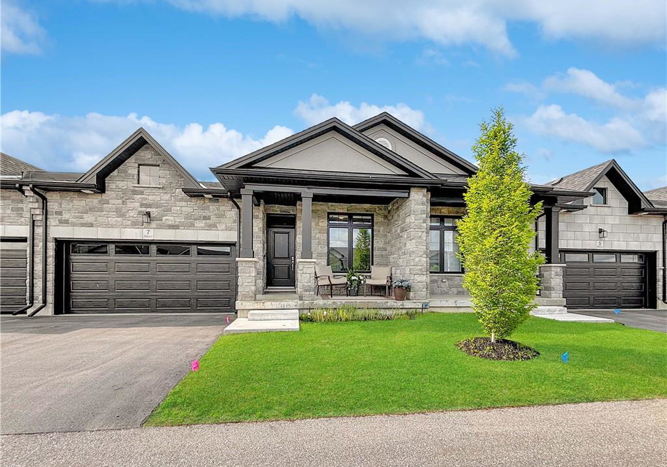 7-karner-blue-lane-simcoe-ontario-40737976