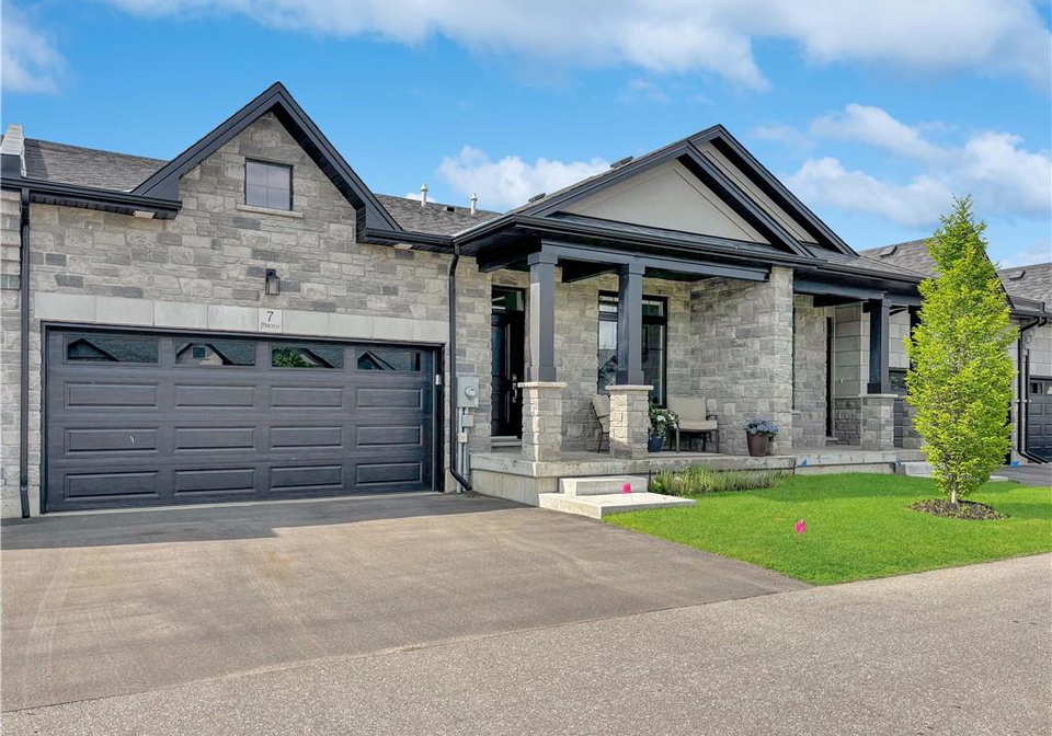 7-karner-blue-lane-simcoe-ontario-40737976